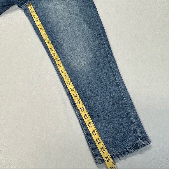 SO Juniors Mom Jean High Rise Size 9 (30x26) Taper Distressed Stretch Med Blue - Picture 10 of 14
